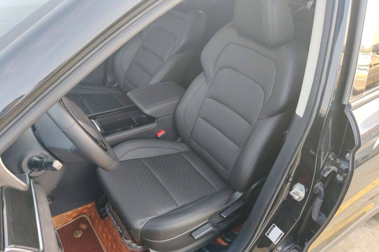 Used Sinotruk VGV U70 2020 1.5T Automatic Smart Enjoyment Elite Navigation Version – 6 Seats Left Front Seat