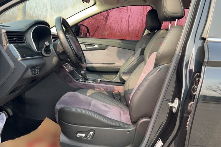 Used Sinotruk VGV U70 2020 1.5T Automatic Smart Luxury 7-Seater Left Front Seat