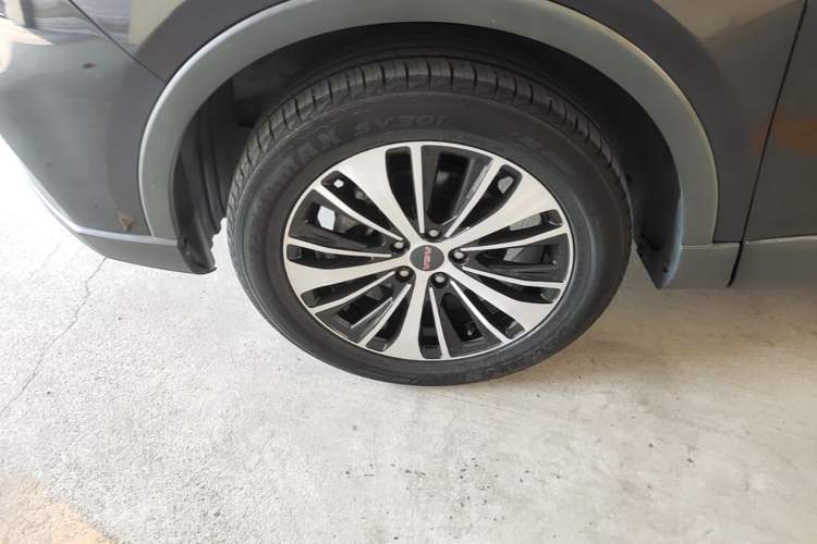 Used Sinotruk VGV U70 2020 1.5T Automatic Smart Enjoyment Elite Navigation Version 7 Seats Left Front Wheel Hub