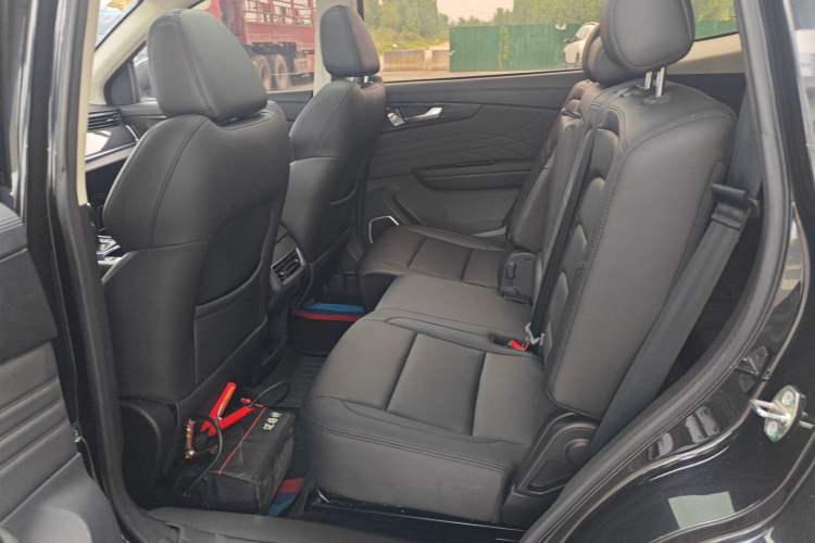 Used Sinotruk VGV U70 2020 1.5T Manual Elite Sunroof Version 7 Seats Left Rear Seat