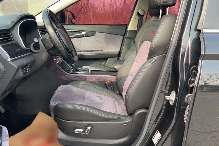 Used Sinotruk VGV U70 2020 1.5T Automatic Smart Luxury 7-Seater Left Rear Seat