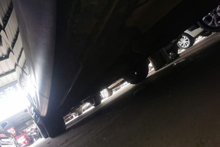 Used Sinotruk VGV U70 2020 1.5T Automatic Smart Luxury 7-Seater Left Side Sill