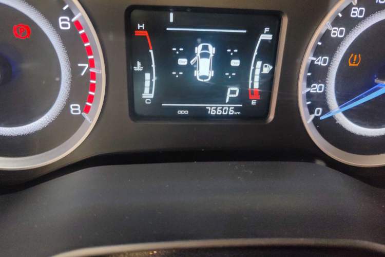 Used Sinotruk VGV U70 2020 1.5T Automatic Smart Luxury 7-Seater Odometer Close Up