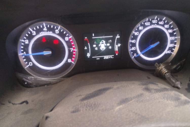Used Sinotruk VGV U70 2020 1.5T Manual Elite Sunroof Version 5 Seats Odometer Close Up