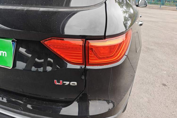 Used Sinotruk VGV U70 2020 1.5T Manual Elite Sunroof Version 7 Seats Right Rear Taillight