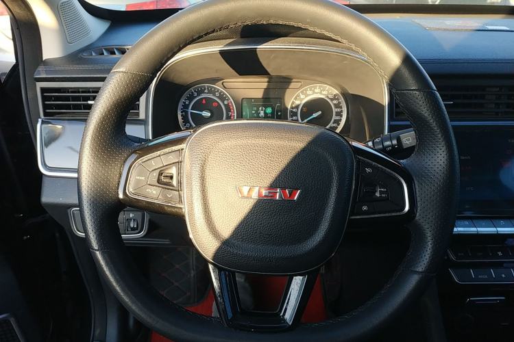 Used Sinotruk VGV U70 2020 1.5T Automatic Smart Enjoyment Elite Navigation Version 7 Seats Steering Wheel