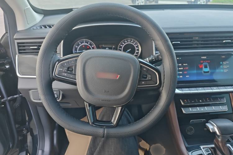 Used Sinotruk VGV U70 2020 1.5T Automatic Smart Luxury 7-Seater Steering Wheel