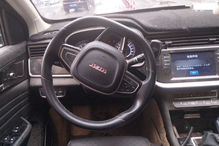 Used Sinotruk VGV U70 2020 1.5T Manual Elite Sunroof Version 5 Seats Steering Wheel