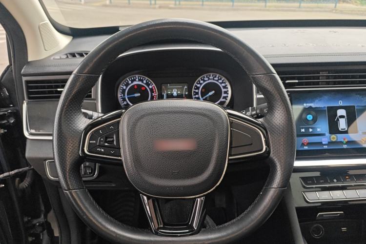 Used Sinotruk VGV U70 2020 1.5T Manual Elite Sunroof Version 7 Seats Steering Wheel