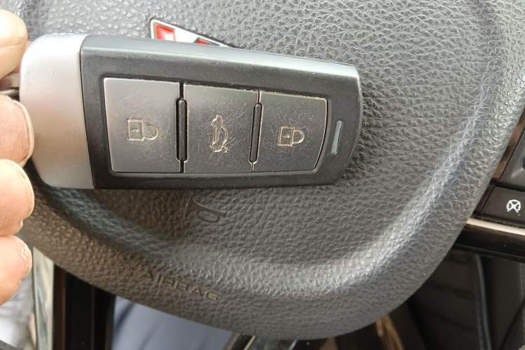 Used Sinotruk VGV U70 2020 1.5T Automatic Smart Enjoyment Elite Navigation Version 7 Seats Vehicle Key
