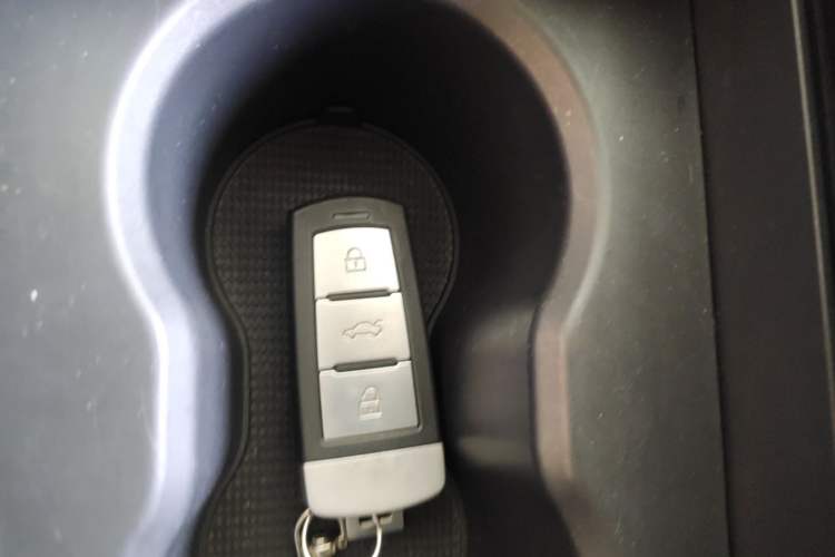 Used Sinotruk VGV U70 2020 1.5T Automatic Smart Enjoyment Elite Navigation Version 7 Seats Vehicle Key