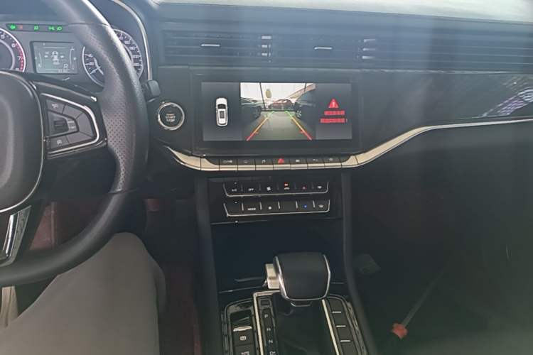 Used Sinotruk VGV U70 2020 1.5T Automatic Smart Enjoyment Elite Version 7 Seats Audio And AC Panel