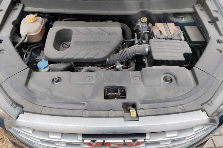 Used Sinotruk VGV U70 2020 1.5T Automatic Smart Luxury 7-Seater Engine Bay