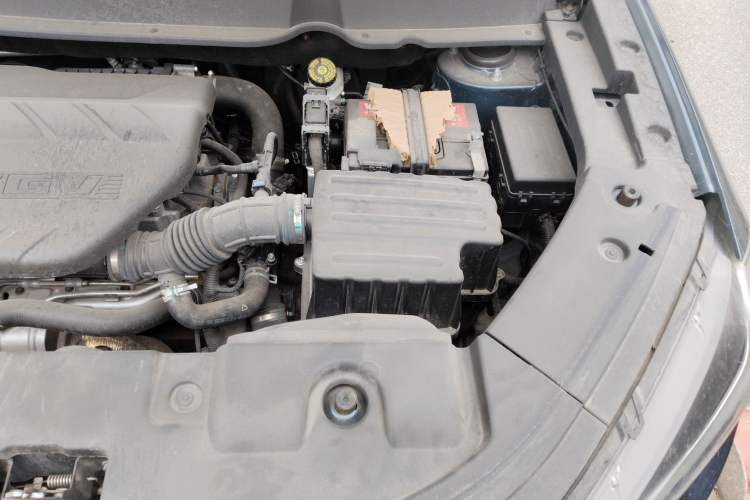 Used Sinotruk VGV U70 2020 1.5T Automatic Smart Luxury 7-Seater Engine Bay Left