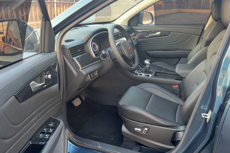 Used Sinotruk VGV U70 2020 1.5T Automatic Smart Luxury 7-Seater Interior 1