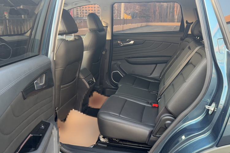 Used Sinotruk VGV U70 2020 1.5T Automatic Smart Luxury 7-Seater Interior 2