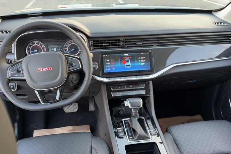 Used Sinotruk VGV U70 2020 1.5T Automatic Smart Enjoyment Elite Version 7 Seats Interior 2