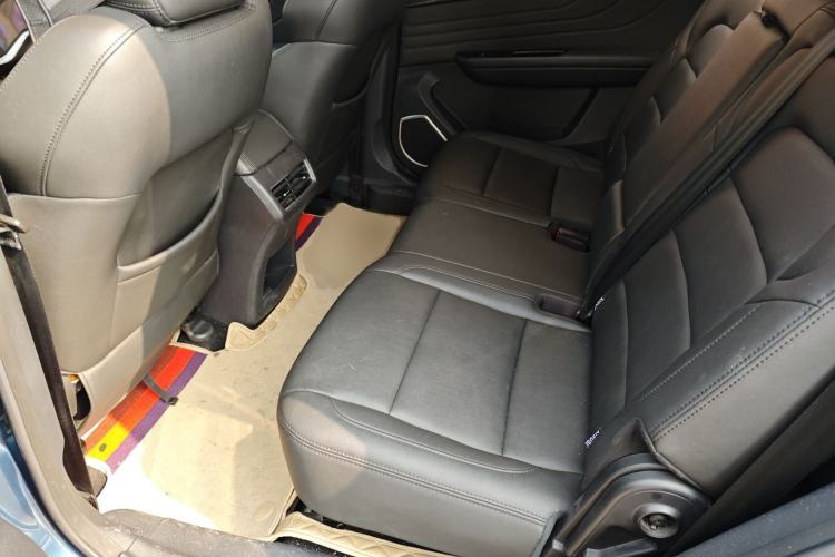 Used Sinotruk VGV U70 2020 1.5T Manual Elite Edition 7-Seater Interior 4