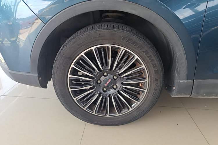 Used Sinotruk VGV U70 2020 1.5T Automatic Smart Enjoyment Elite Version 7 Seats Left Front Wheel Hub