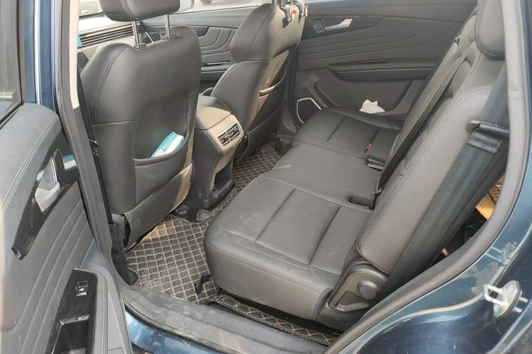 Used Sinotruk VGV U70 2020 1.5T Automatic Smart Enjoyment Elite Version 7 Seats Left Rear Seat