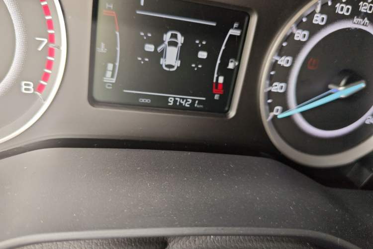 Used Sinotruk VGV U70 2020 1.5T Manual Elite Edition 7-Seater Odometer Close Up
