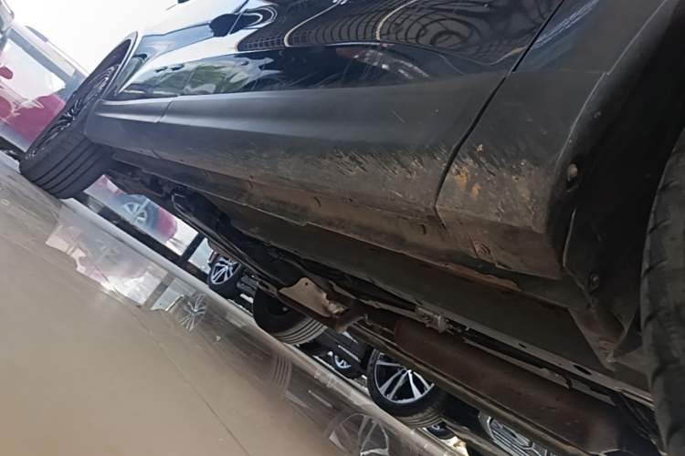 Used Sinotruk VGV U70 2020 1.5T Automatic Smart Enjoyment Elite Version 7 Seats Right Side Sill