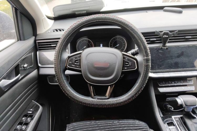 Used Sinotruk VGV U70 2020 1.5T Automatic Smart Luxury 7-Seater Steering Wheel