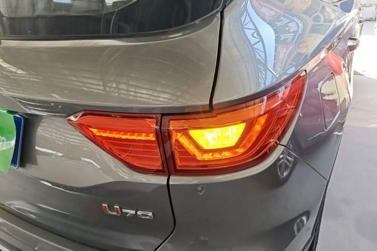 Used Sinotruk VGV U70 2020 1.5T Manual Elite Sunroof Version 7 Seats Right Rear Taillight