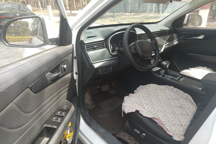 Used Sinotruk VGV U70 2020 1.5T Automatic Smart Luxury 7-Seater Driver Seat