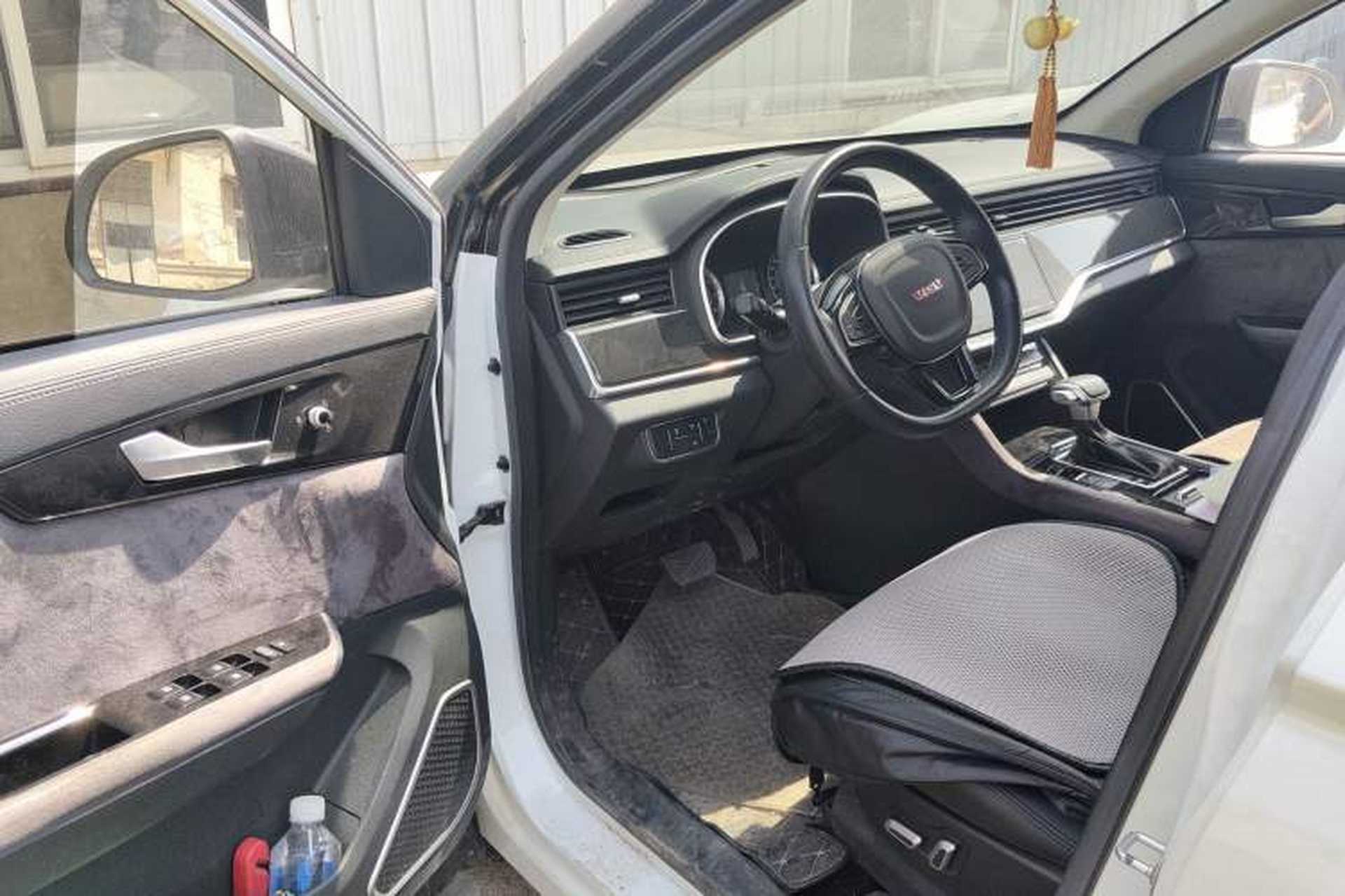 Used Sinotruk VGV U70 2020 1.5T Automatic Smart Luxury 7-Seater Driver Seat