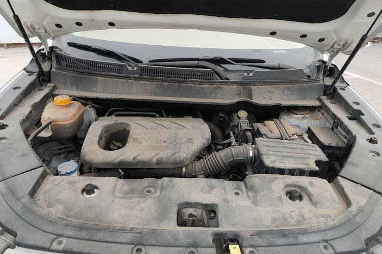 Used Sinotruk VGV U70 2020 1.5T Automatic Smart Luxury 7-Seater Engine Bay