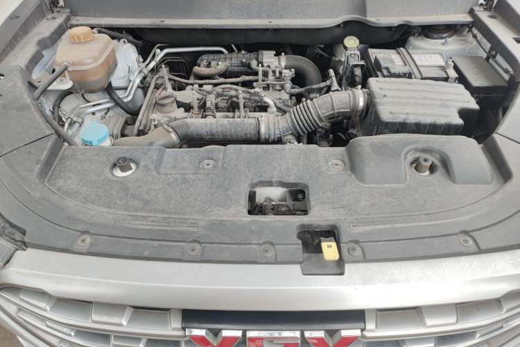 Used Sinotruk VGV U70 2020 1.5T Automatic Smart Luxury 7-Seater Engine Bay