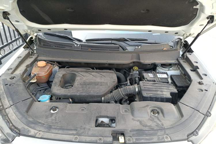 Used Sinotruk VGV U70 2020 1.5T Automatic Smart Luxury 7-Seater Engine Bay