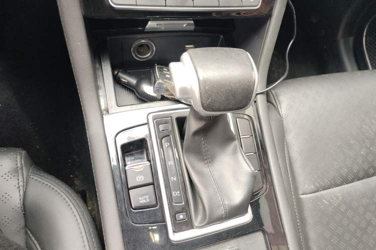 Used Sinotruk VGV U70 2020 1.5T Automatic Smart Enjoyment Elite Edition 5 Seats Gear Lever