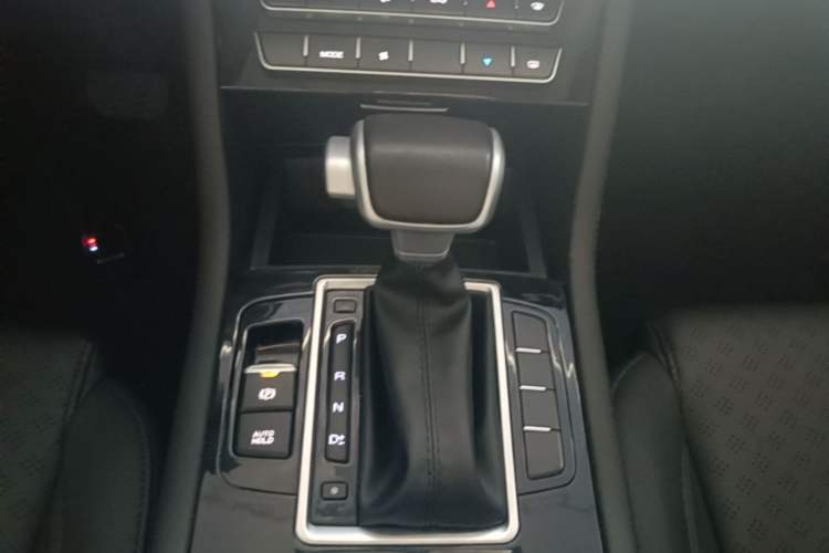Used Sinotruk VGV U70 2020 1.5T Automatic Smart Enjoyment Elite Version 7 Seats Gear Lever