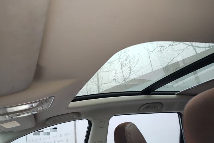Used Sinotruk VGV U70 2020 1.5T Automatic Smart Luxury 7-Seater Headliner