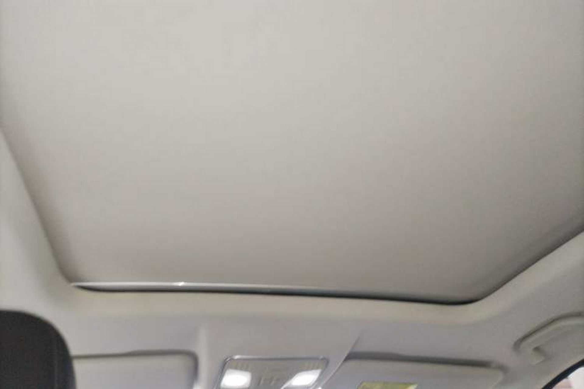 Used Sinotruk VGV U70 2020 1.5T Manual Luxury Edition 5 Seats Headliner