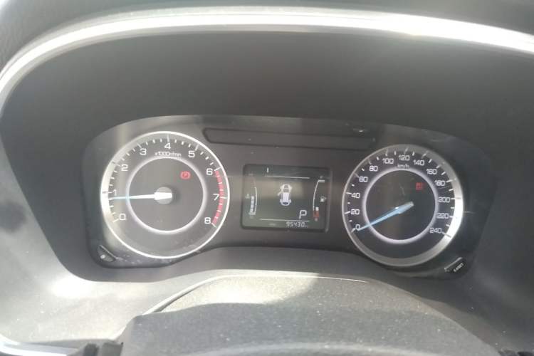 Used Sinotruk VGV U70 2020 1.5T Automatic Smart Luxury 7-Seater Instrument Cluster