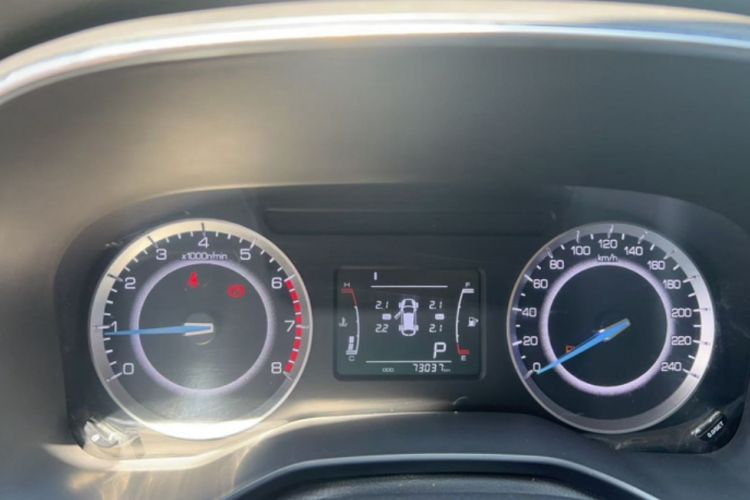 Used Sinotruk VGV U70 2020 1.5T Automatic Smart Luxury 7-Seater Instrument Cluster