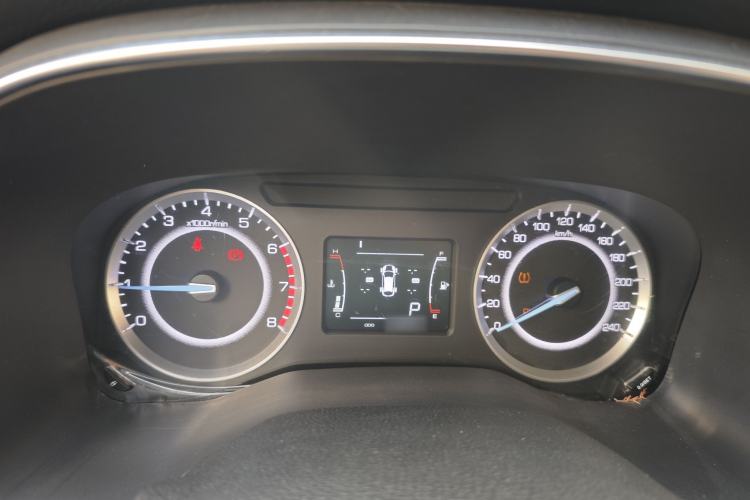 Used Sinotruk VGV U70 2020 1.5T Automatic Smart Luxury 7-Seater Instrument Cluster