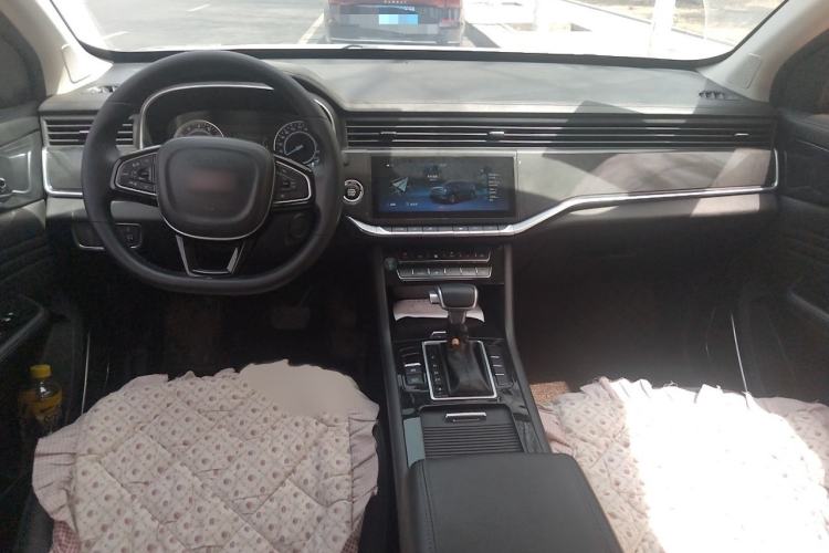Used Sinotruk VGV U70 2020 1.5T Automatic Smart Luxury 7-Seater Interior 2