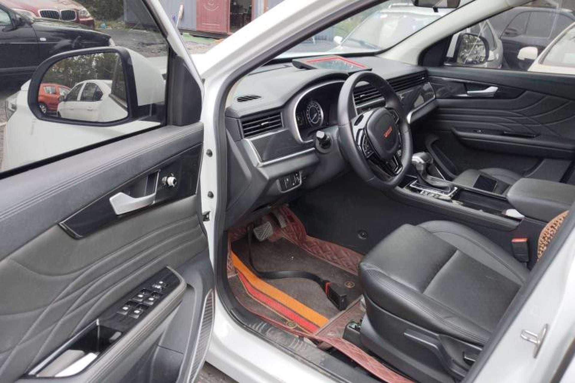 Used Sinotruk VGV U70 2020 1.5T Automatic Smart Enjoyment Elite Navigation Version 7 Seats Interior 3
