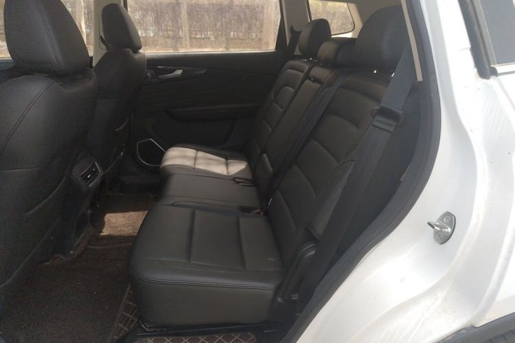 Used Sinotruk VGV U70 2020 1.5T Automatic Smart Luxury 7-Seater Interior 4