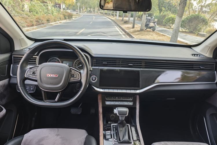Used Sinotruk VGV U70 2020 1.5T Automatic Smart Luxury 7-Seater Interior 4