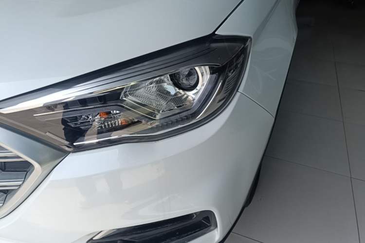 Used Sinotruk VGV U70 2020 1.5T Automatic Smart Enjoyment Elite Version 7 Seats Left Front Headlight