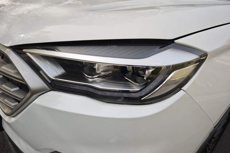 Used Sinotruk VGV U70 2020 1.5T Automatic Smart Luxury 7-Seater Left Front Headlight