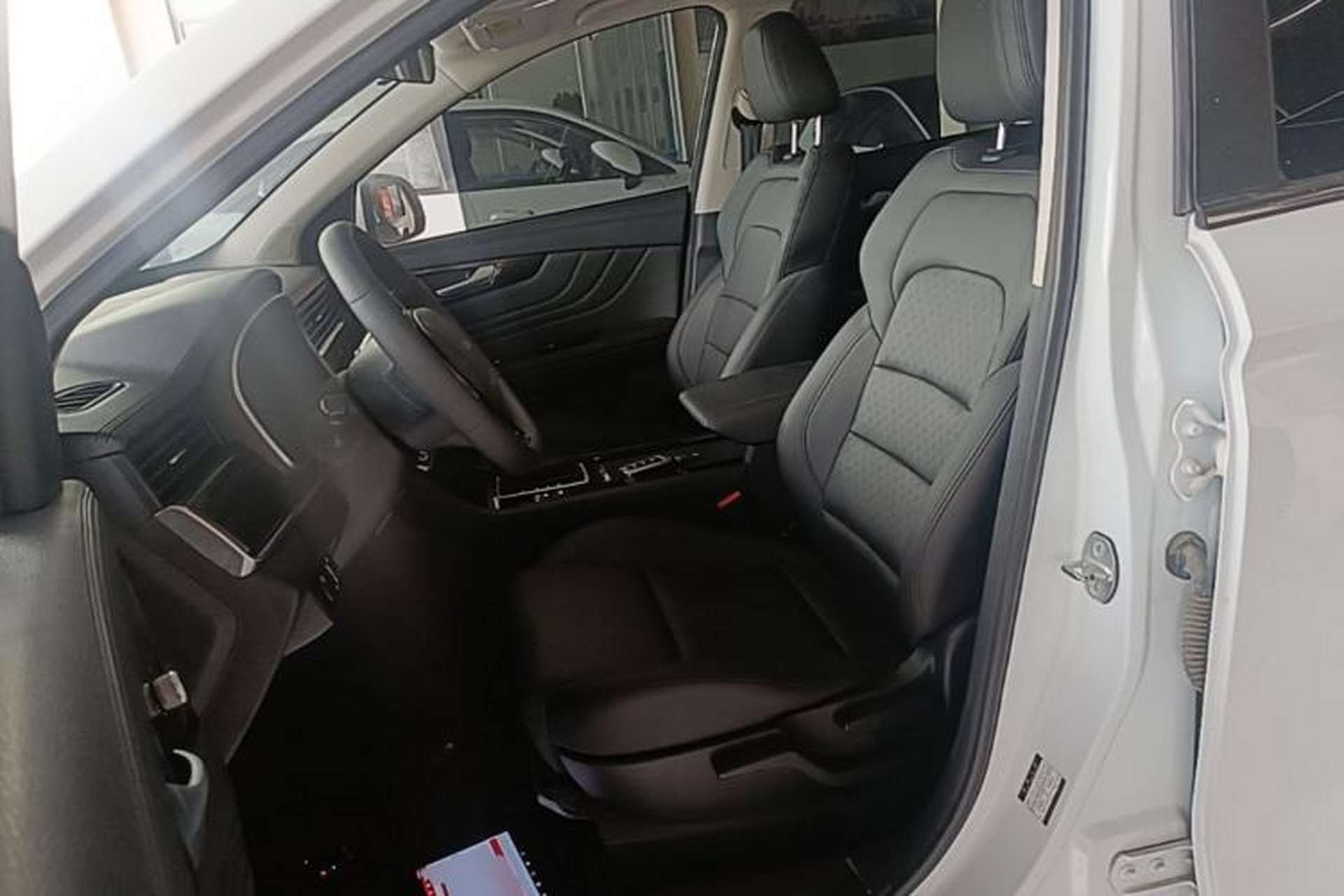 Used Sinotruk VGV U70 2020 1.5T Automatic Smart Enjoyment Elite Version 7 Seats Left Front Seat