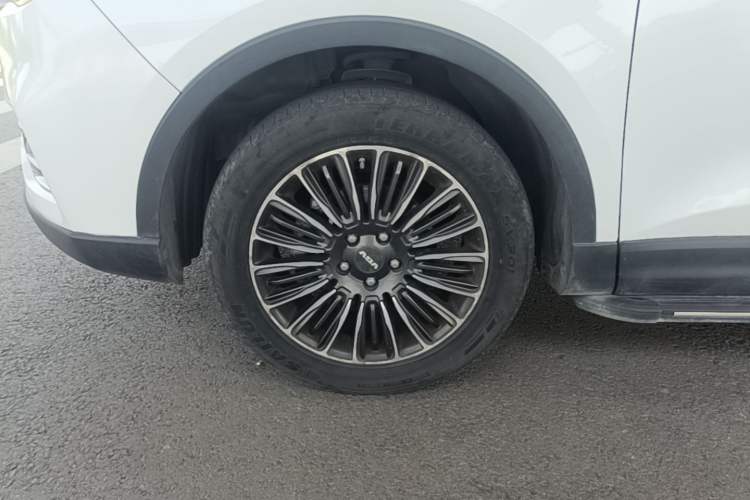 Used Sinotruk VGV U70 2020 1.5T Automatic Smart Enjoyment Elite Version 7 Seats Left Front Wheel Hub