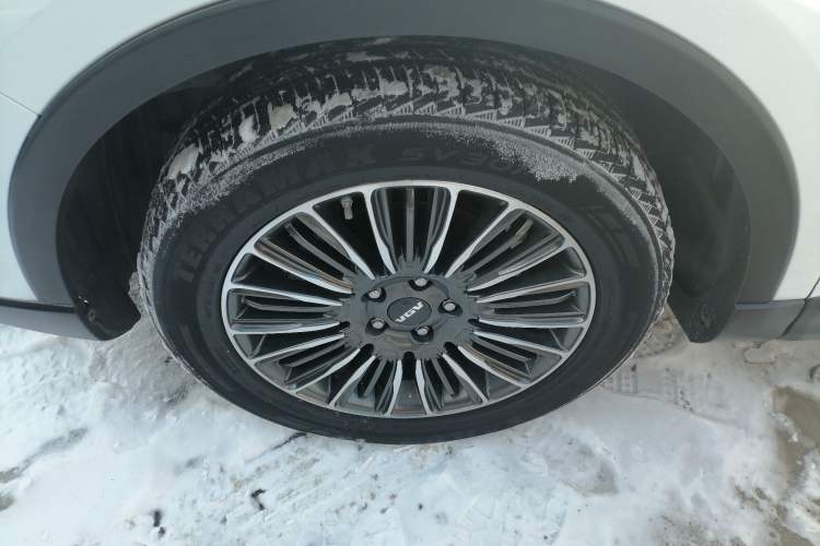 Used Sinotruk VGV U70 2020 1.5T Automatic Smart Enjoyment Elite Version 7 Seats Left Front Wheel Hub