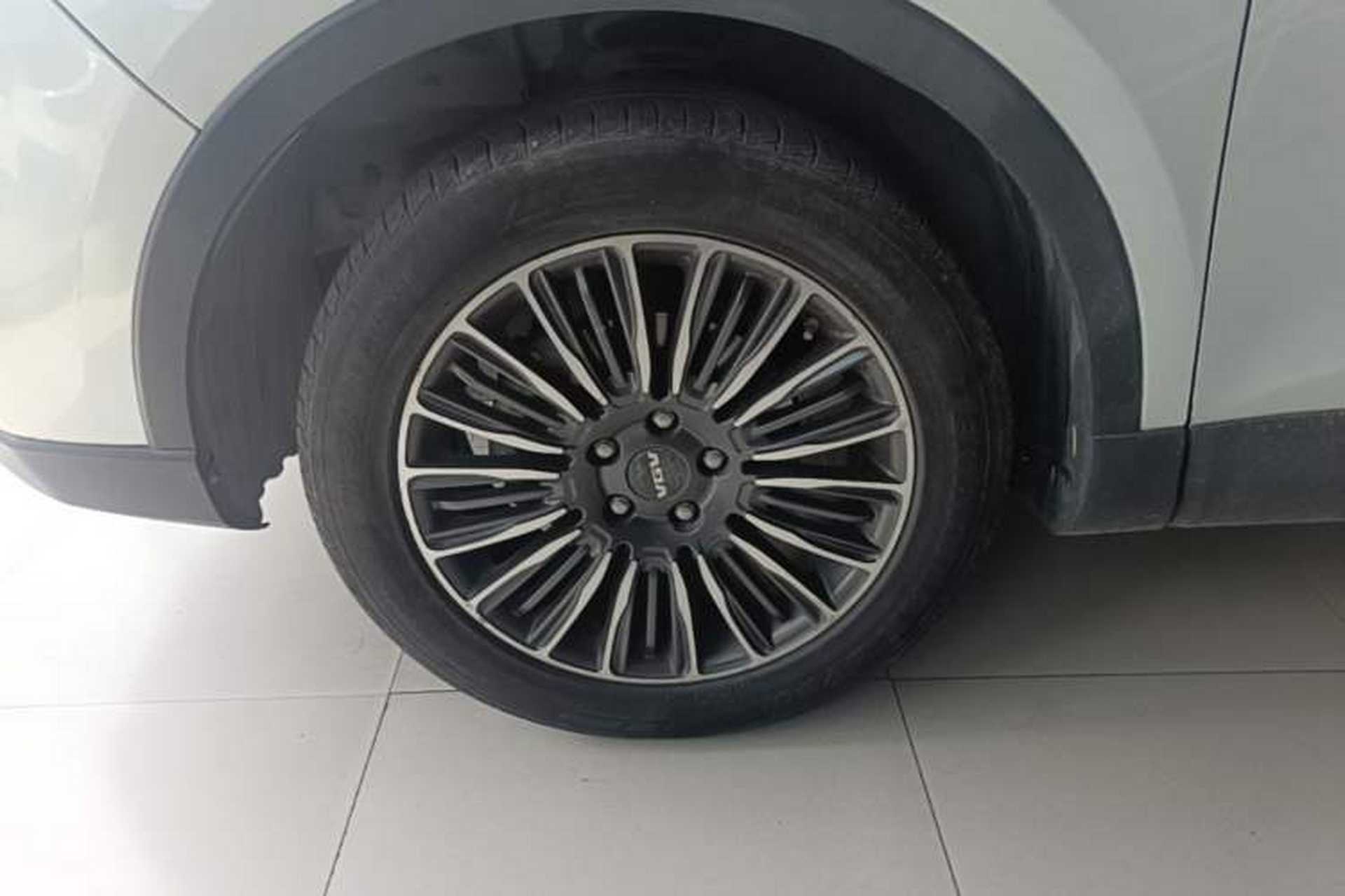 Used Sinotruk VGV U70 2020 1.5T Automatic Smart Enjoyment Elite Version 7 Seats Left Front Wheel Hub